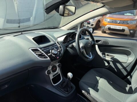 Ford Fiesta 1.6 Titanium 5dr 33