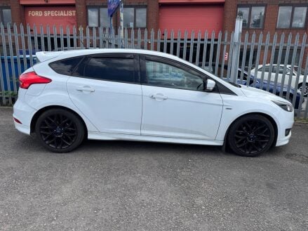 Ford Focus 1.0T EcoBoost ST-Line Euro 6 (s/s) 5dr