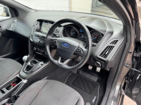 Ford Focus 1.0T EcoBoost ST-Line Euro 6 (s/s) 5dr 41