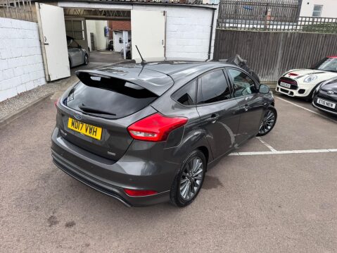 Ford Focus 1.0T EcoBoost ST-Line Euro 6 (s/s) 5dr 31