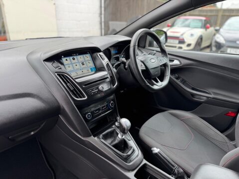 Ford Focus 1.0T EcoBoost ST-Line Euro 6 (s/s) 5dr 34