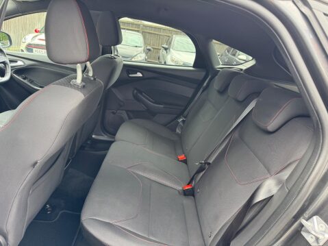Ford Focus 1.0T EcoBoost ST-Line Euro 6 (s/s) 5dr 47