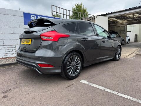 Ford Focus 1.0T EcoBoost ST-Line Euro 6 (s/s) 5dr 33