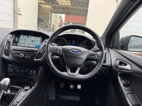 Ford Focus 1.0T EcoBoost ST-Line Euro 6 (s/s) 5dr 38