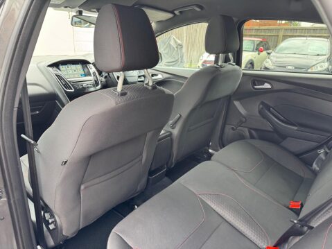 Ford Focus 1.0T EcoBoost ST-Line Euro 6 (s/s) 5dr 48