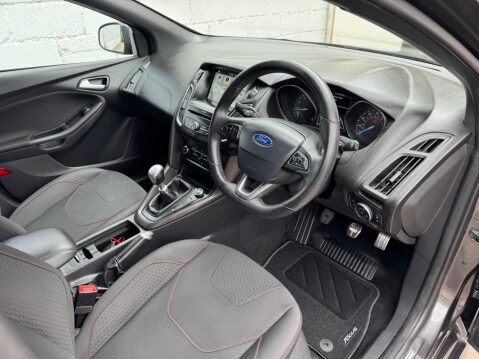 Ford Focus 1.0T EcoBoost ST-Line Euro 6 (s/s) 5dr 42