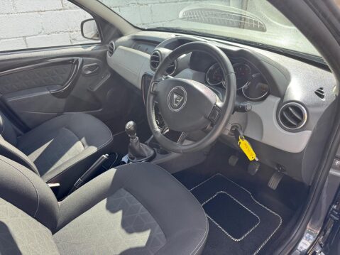 Dacia Duster 1.5 dCi Laureate Euro 6 (s/s) 5dr 39