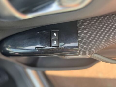Citroen C4 Cactus 1.2 PureTech Flair 32