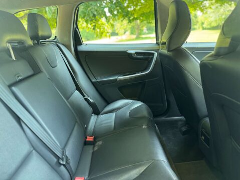 Volvo XC60 2.4 SE Lux Nav D5 AWD 35