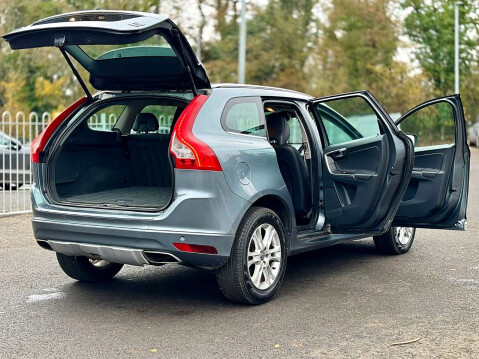 Volvo XC60 2.4 SE Lux Nav D5 AWD 4