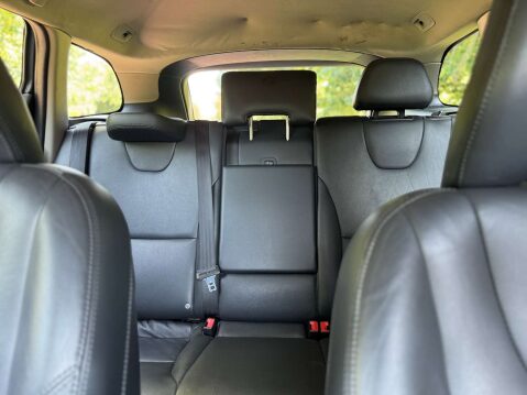 Volvo XC60 2.4 SE Lux Nav D5 AWD 39