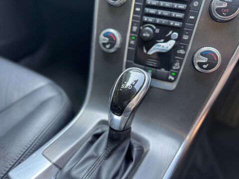 Volvo XC60 2.4 SE Lux Nav D5 AWD 23