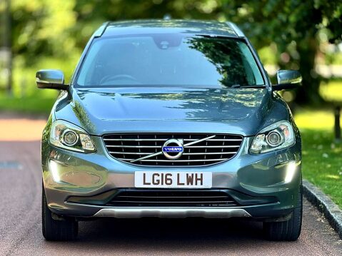 Volvo XC60 2.4 SE Lux Nav D5 AWD 10