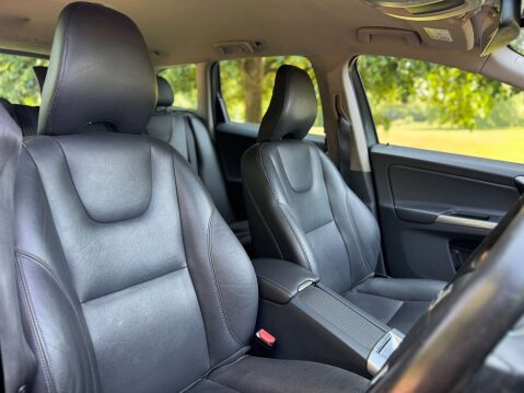 Volvo XC60 2.4 SE Lux Nav D5 AWD 31