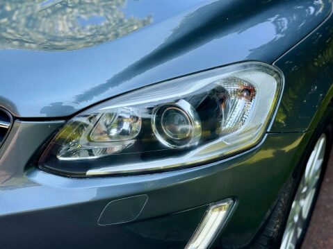 Volvo XC60 2.4 SE Lux Nav D5 AWD 72