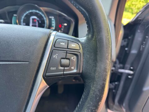 Volvo XC60 2.4 SE Lux Nav D5 AWD 43