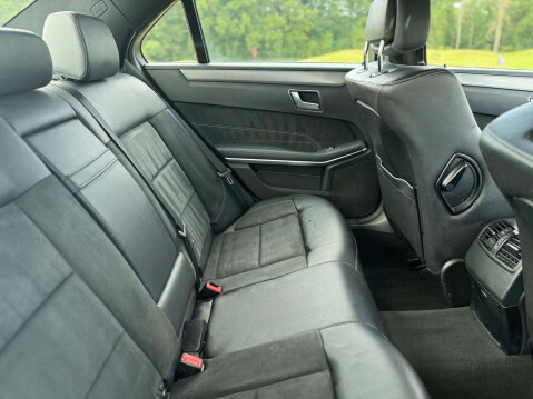 Mercedes-Benz E Class 2.1 E220 CDI AMG Sport 24