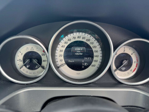 Mercedes-Benz E Class 2.1 E220 CDI AMG Sport 13