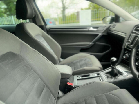 Volkswagen Golf 2.0 TDI BlueMotion Tech GT 27