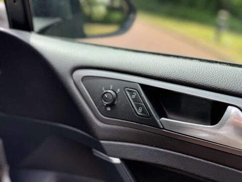 Volkswagen Golf SE TSI BLUEMOTION TECHNOLOGY 30