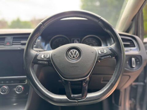 Volkswagen Golf SE TSI BLUEMOTION TECHNOLOGY 45