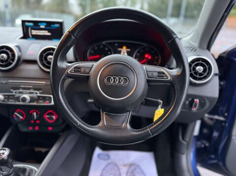 Audi A1 TFSI SPORT 12