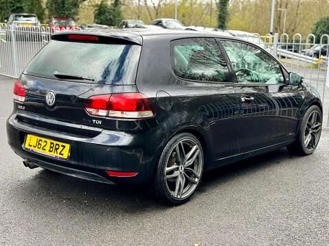 Volkswagen Golf 2.0 TDI GT 13