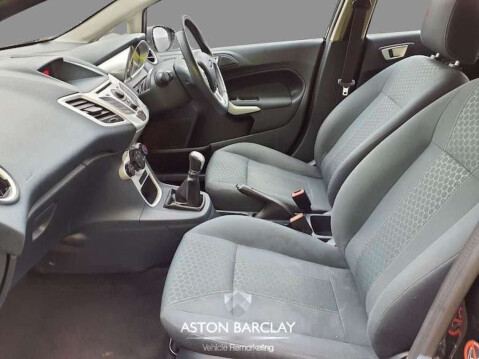 Ford Fiesta 1.3 Zetec 8