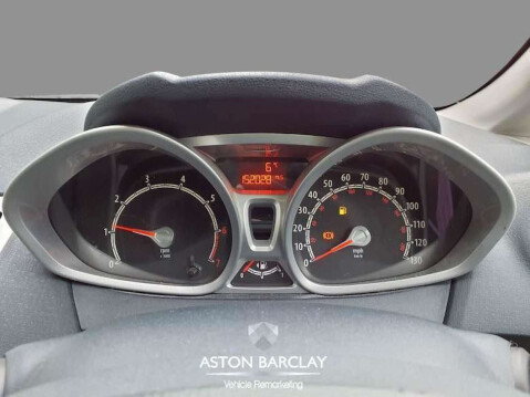 Ford Fiesta 1.3 Zetec 6