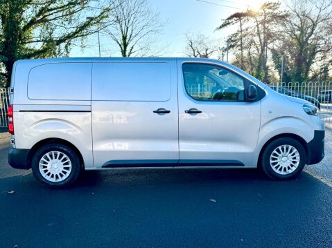 Toyota Proace 1.6 Proace Icon 32