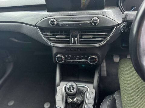 Ford Focus 1.5 T EcoBoost Titanium X 21