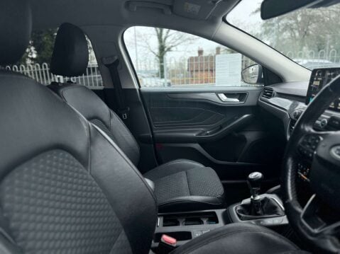Ford Focus 1.5 T EcoBoost Titanium X 31