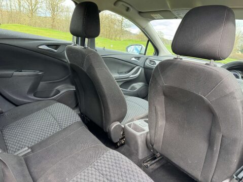 Vauxhall Astra 1.4 Astra Design 5dr 34