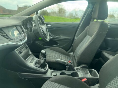 Vauxhall Astra 1.4 Astra Design 5dr 41