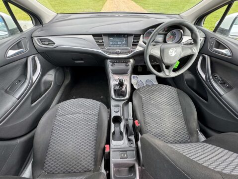 Vauxhall Astra 1.4 Astra Design 5dr 19