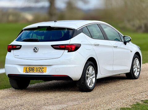 Vauxhall Astra 1.4 Astra Design 5dr 29