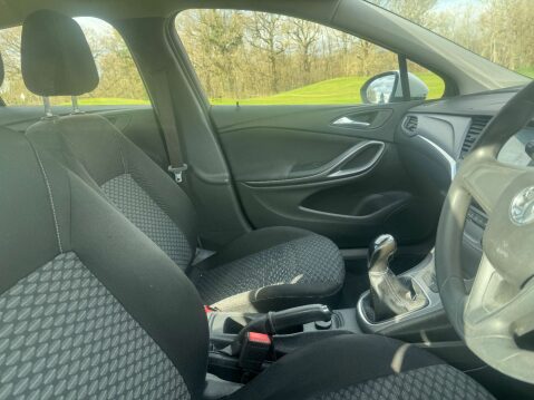 Vauxhall Astra 1.4 Astra Design 5dr 33