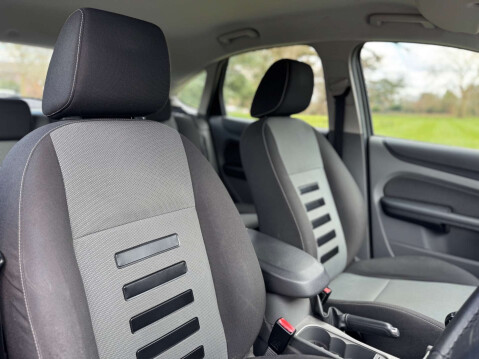 Ford Focus 1.8 Focus Zetec 125 5dr 29