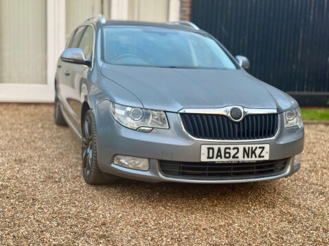 Skoda Superb 2.0 Superb Elegance TDI CR Semi-Auto 5dr 7