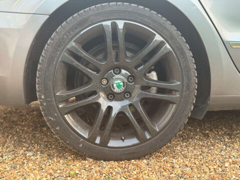 Skoda Superb 2.0 Superb Elegance TDI CR Semi-Auto 5dr 19