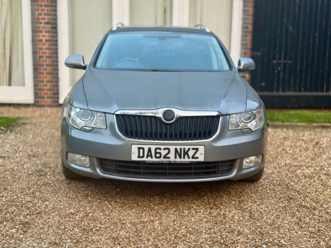 Skoda Superb 2.0 Superb Elegance TDI CR Semi-Auto 5dr 3