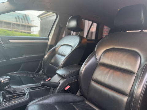 Skoda Superb 2.0 Superb Elegance TDI CR Semi-Auto 5dr 23