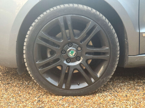 Skoda Superb 2.0 Superb Elegance TDI CR Semi-Auto 5dr 24