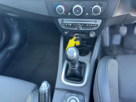 Renault Megane 1.9 Megane Dynamique TomTom DCI 2dr 45