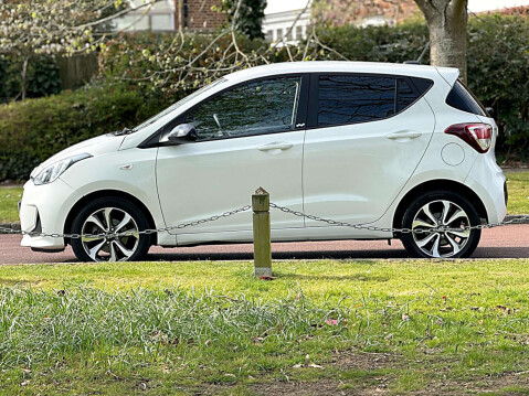 Hyundai i10 1.0 i10 Play 5dr 14