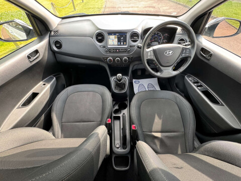 Hyundai i10 1.0 i10 Play 5dr 26