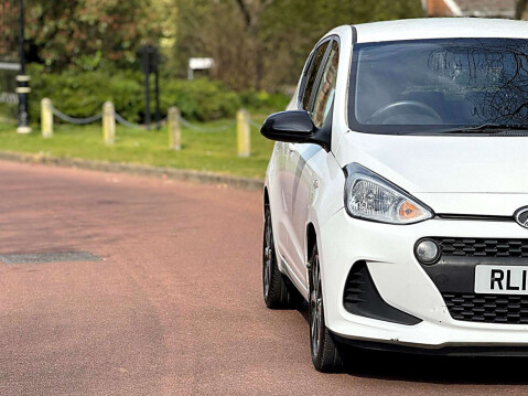 Hyundai i10 1.0 i10 Play 5dr 12
