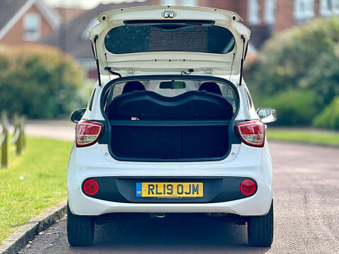 Hyundai i10 1.0 i10 Play 5dr 19