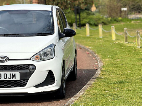Hyundai i10 1.0 i10 Play 5dr 56
