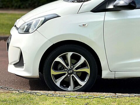 Hyundai i10 1.0 i10 Play 5dr 44